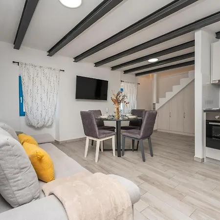 2 Bedroom Cozy In Biograd Apartman Biograd na Moru