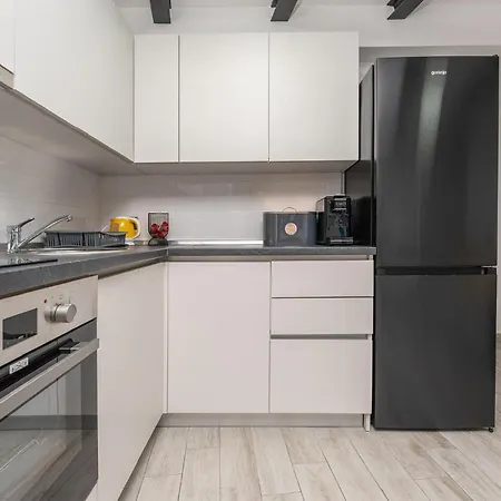 2 Bedroom Cozy In Biograd Apartamento