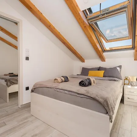 2 Bedroom Cozy In Biograd Apartamento